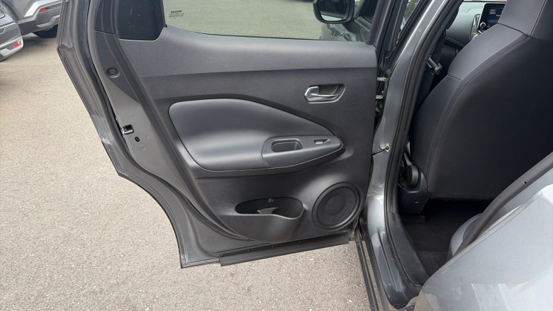 Nissan Juke 1.0 DiG-T 114 N-Connecta 5dr Petrol Hatchback